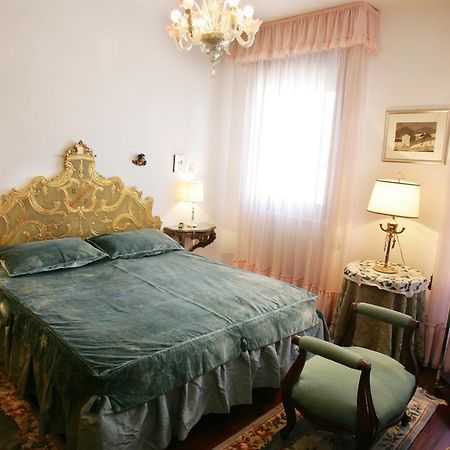 B&B Il Glicine Fiorito Lido de Venecia Exterior foto