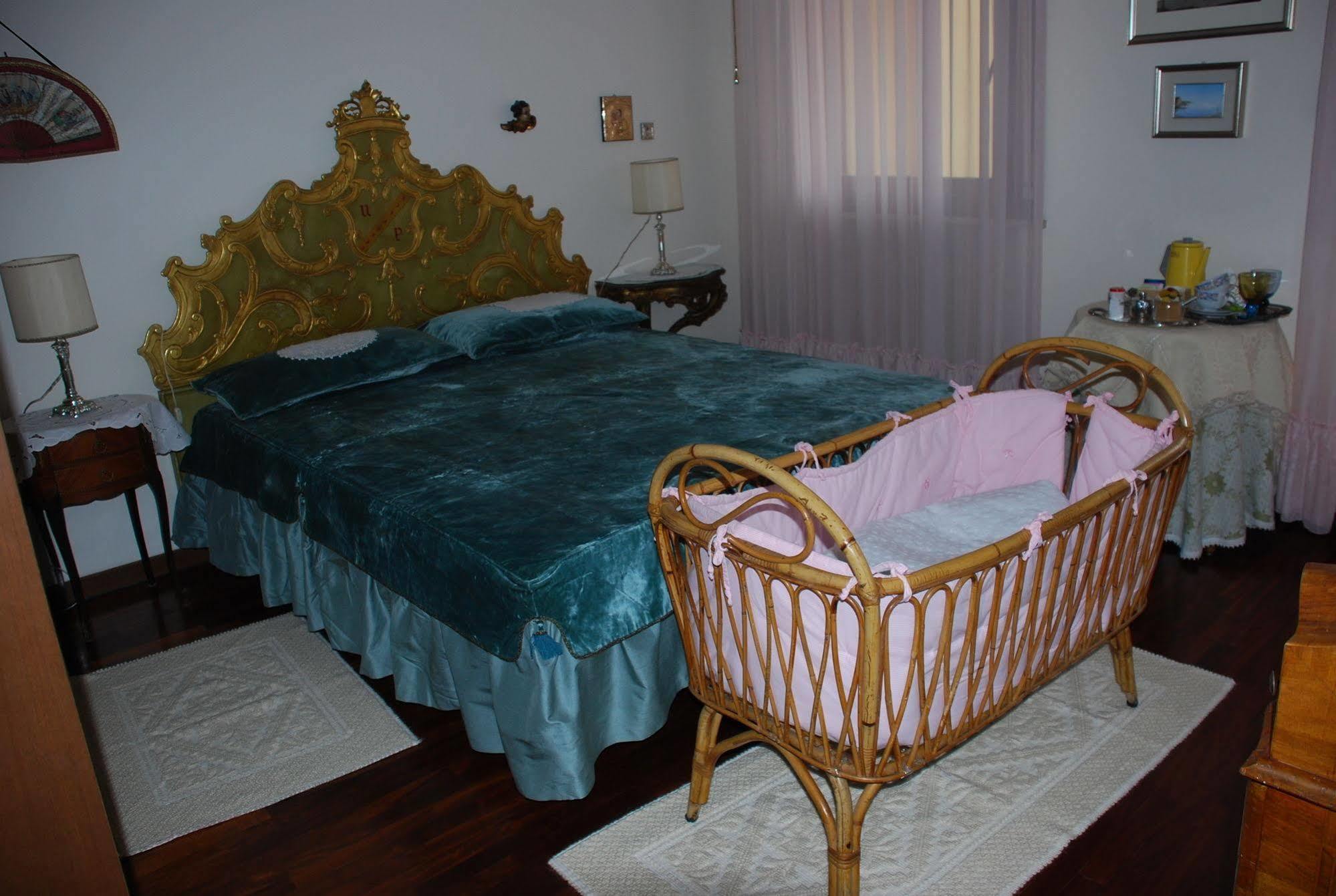 B&B Il Glicine Fiorito Lido de Venecia Exterior foto